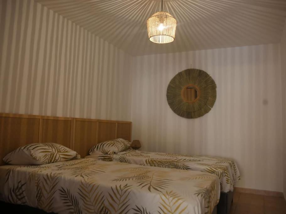 Luciole Des Alpilles Mouries Exterior foto